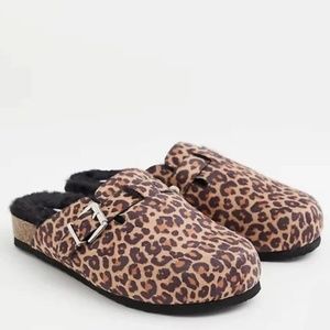 Torrid Leopard Faux Suede Fur Lined Slip On Clogs Casual Brown Mule 11 WW